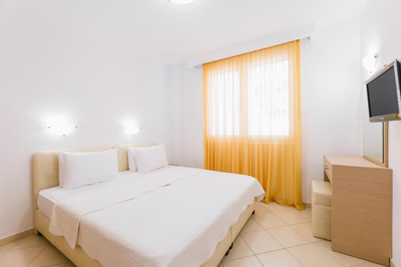 Anastasia Apartments Ханиоти Екстериор снимка
