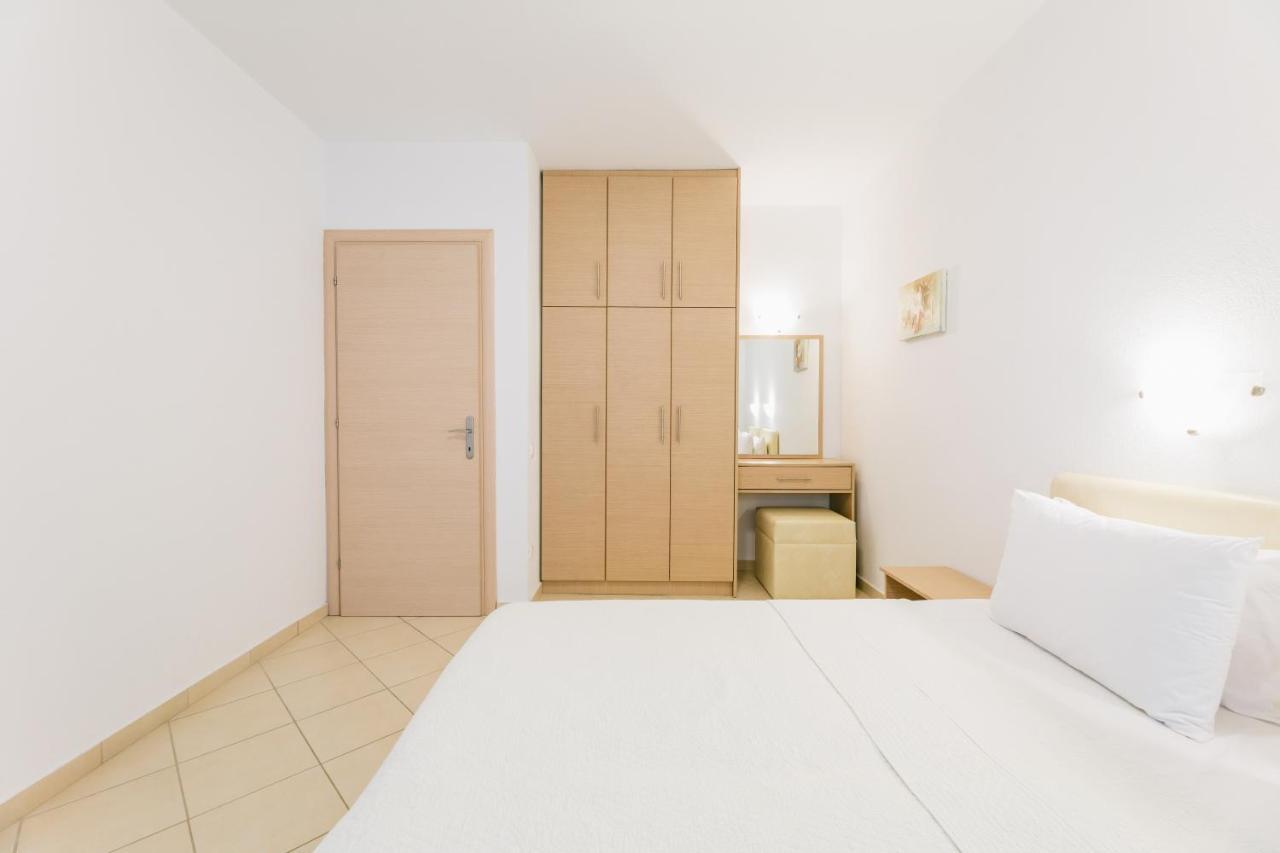 Anastasia Apartments Ханиоти Екстериор снимка