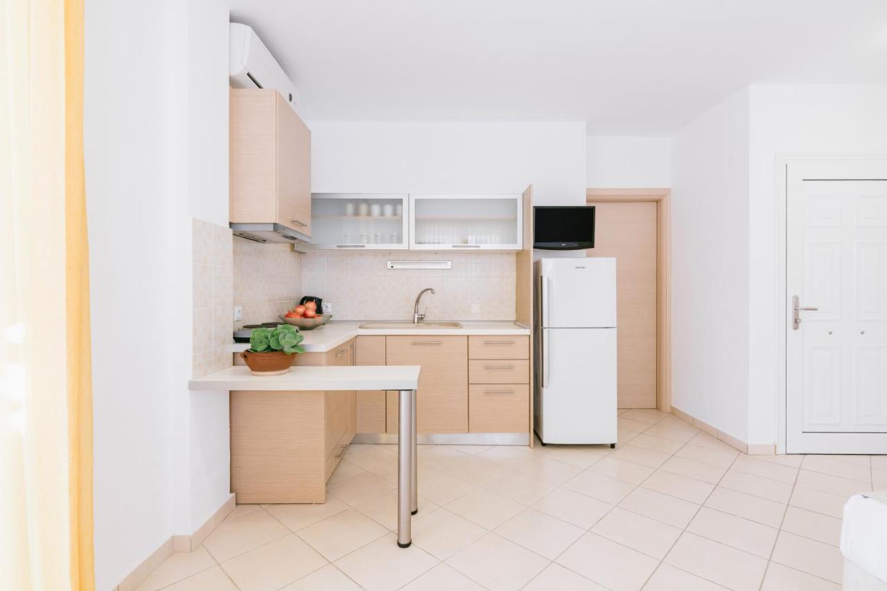 Anastasia Apartments Ханиоти Екстериор снимка